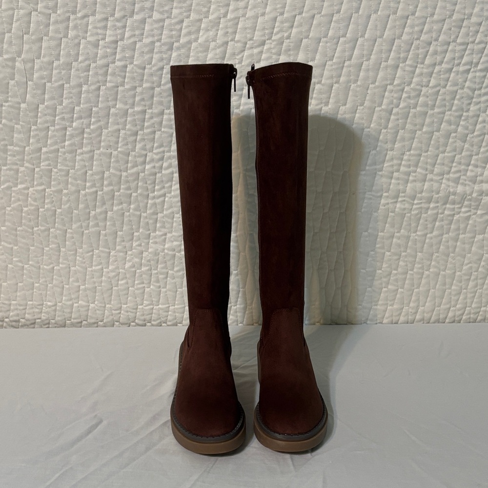White Mountain Chocolate Knee Boots